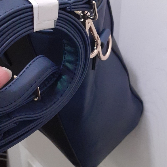 Blue and Black two-tone purse. - Picture 4 of 4
